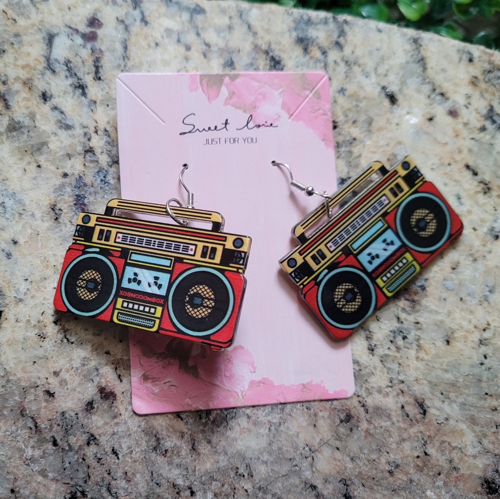 Red Radio Boombox  Earrings✨️